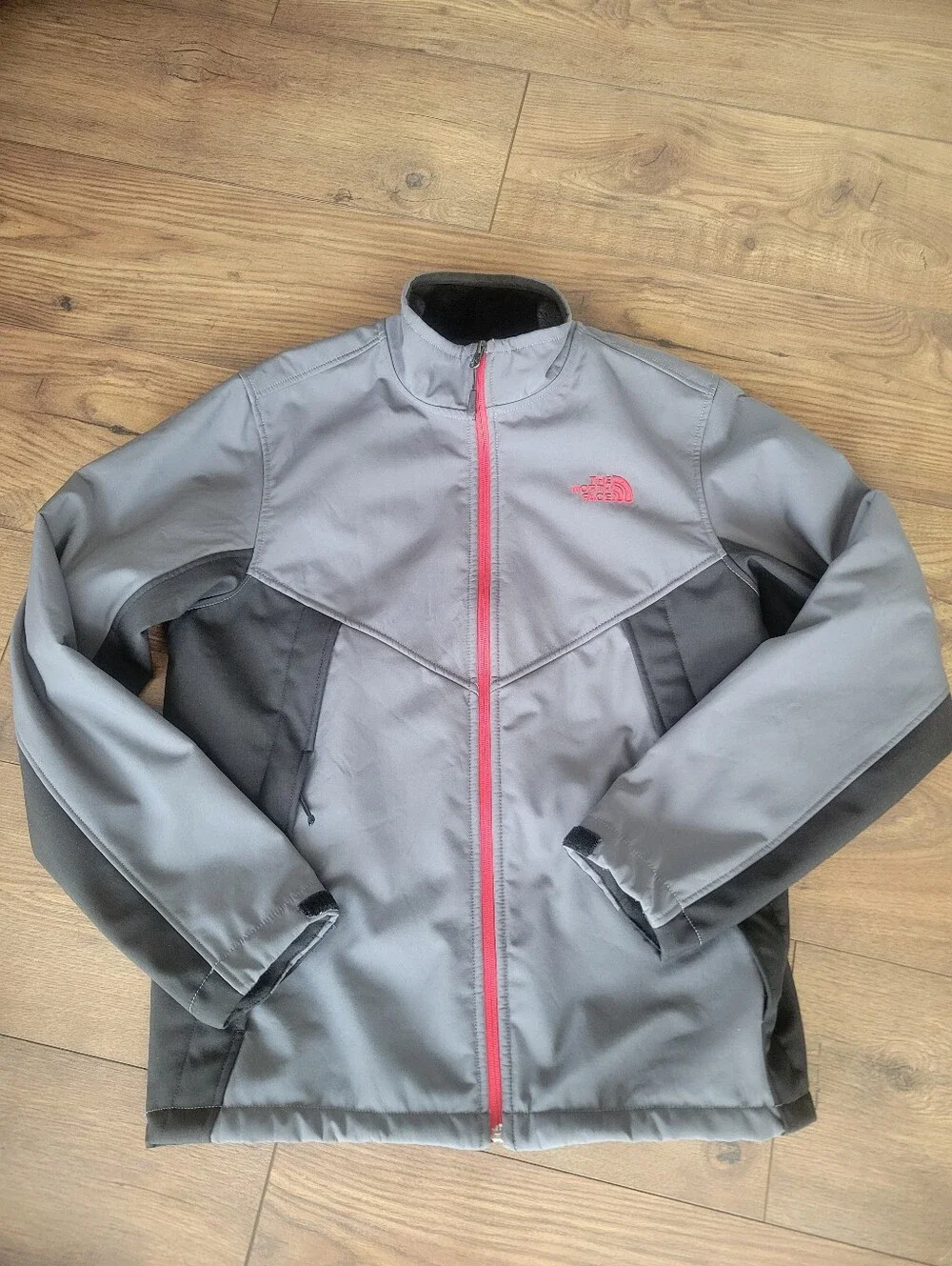 The North Face Men's Large Black Gray Red Softshell Jacket Fleece Lined